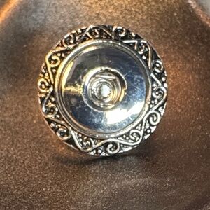20mm Ornate Silver-Tone Snap Button Ring (No snap)